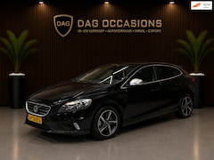 Volvo V40 - 2.0 D3 R-Design AUTOMAAT|PDC|LEER|TREKHAAK|CRUISE