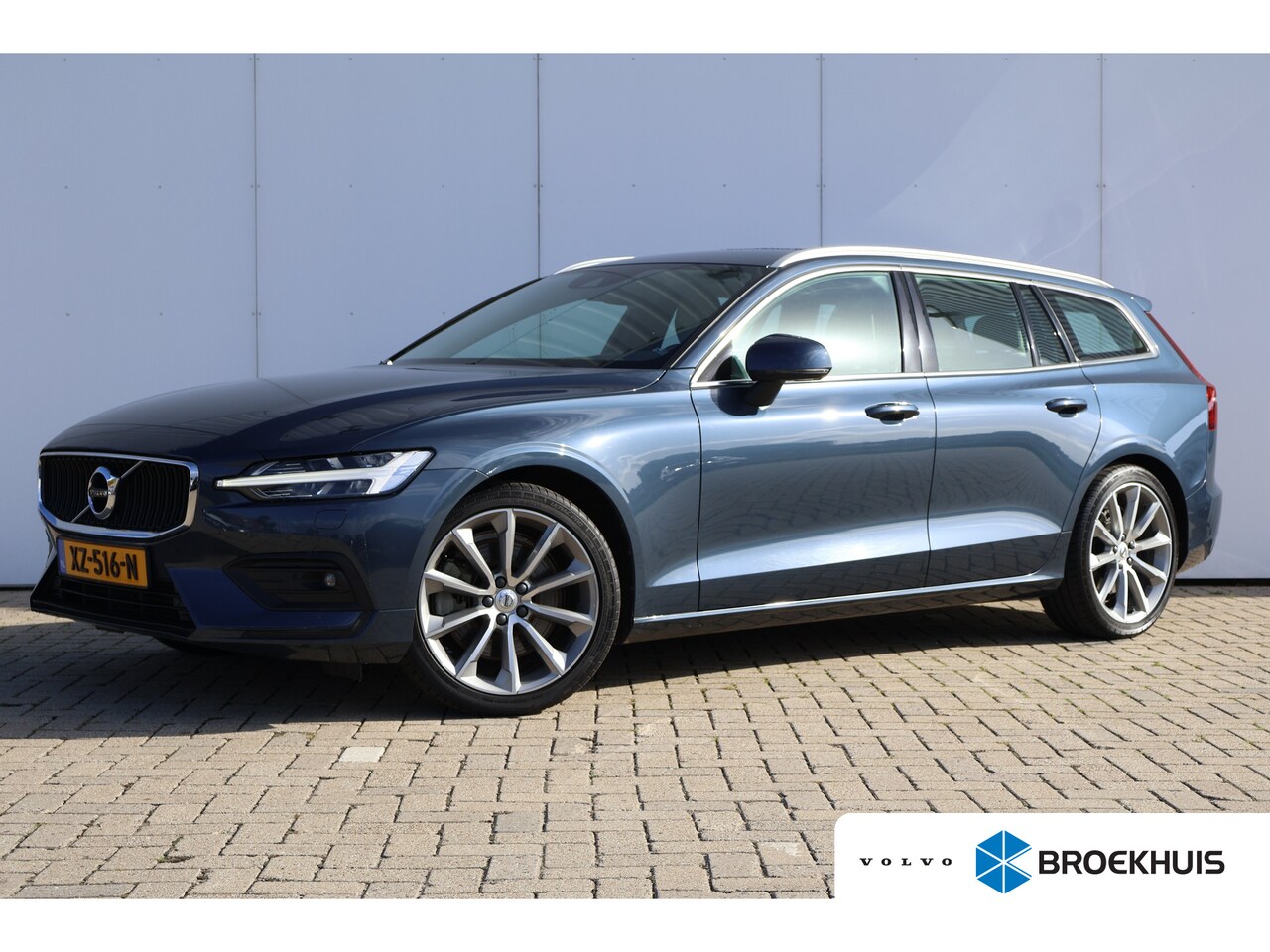 Volvo V60 - 2.0 T5 Momentum Pro | 19" Velgen | Blond Leather | Lage KM! | - AutoWereld.nl