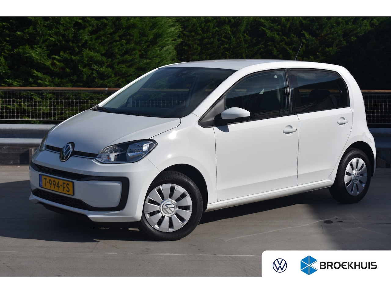 Volkswagen Up! - 1.0 65PK | Airco | DAB ontvanger | Passagierstoel in hoogte verstelbaar | Elektrische rame - AutoWereld.nl