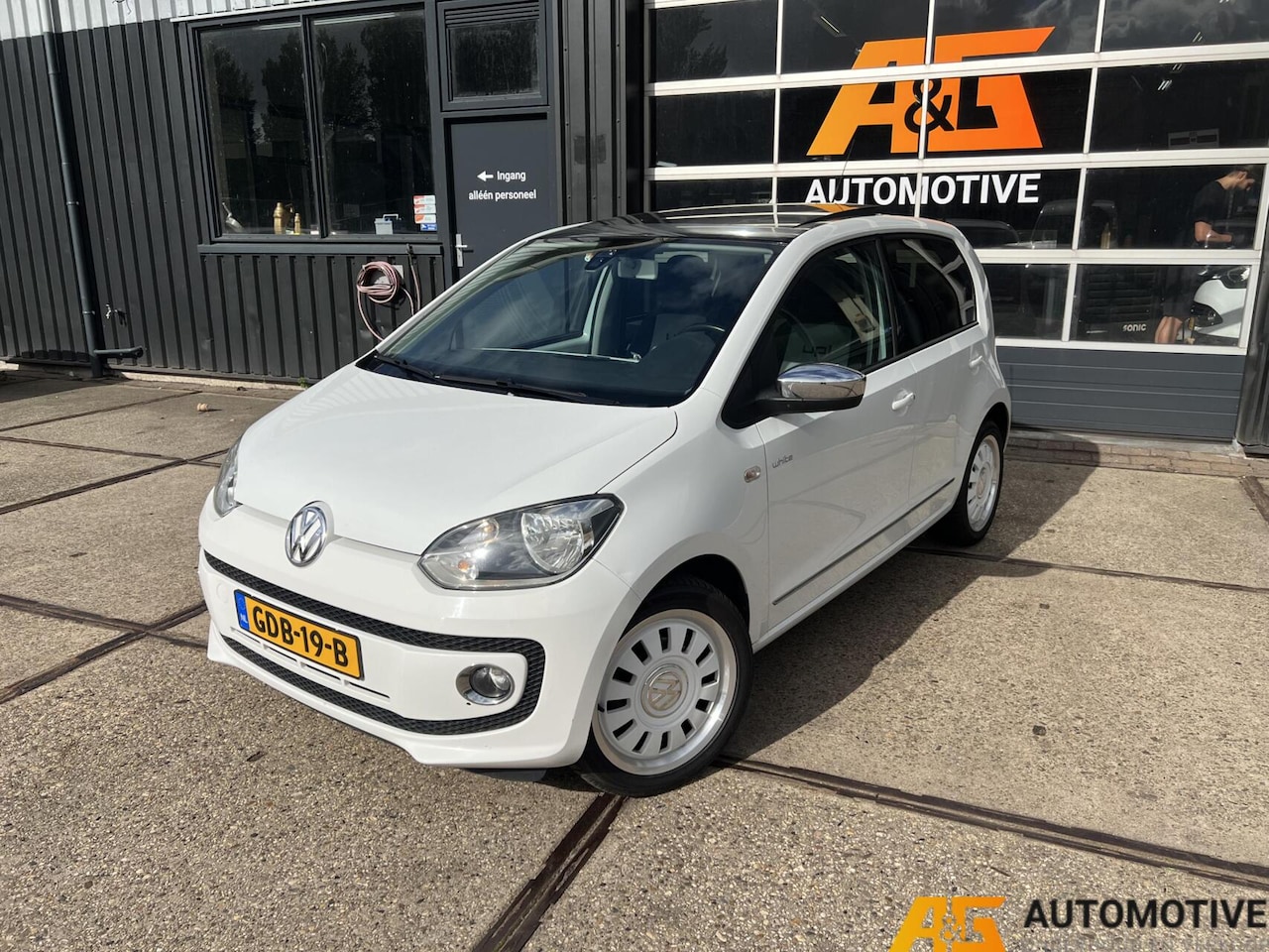 Volkswagen Up! - 1.0 high up! 1.0 high up! - AutoWereld.nl