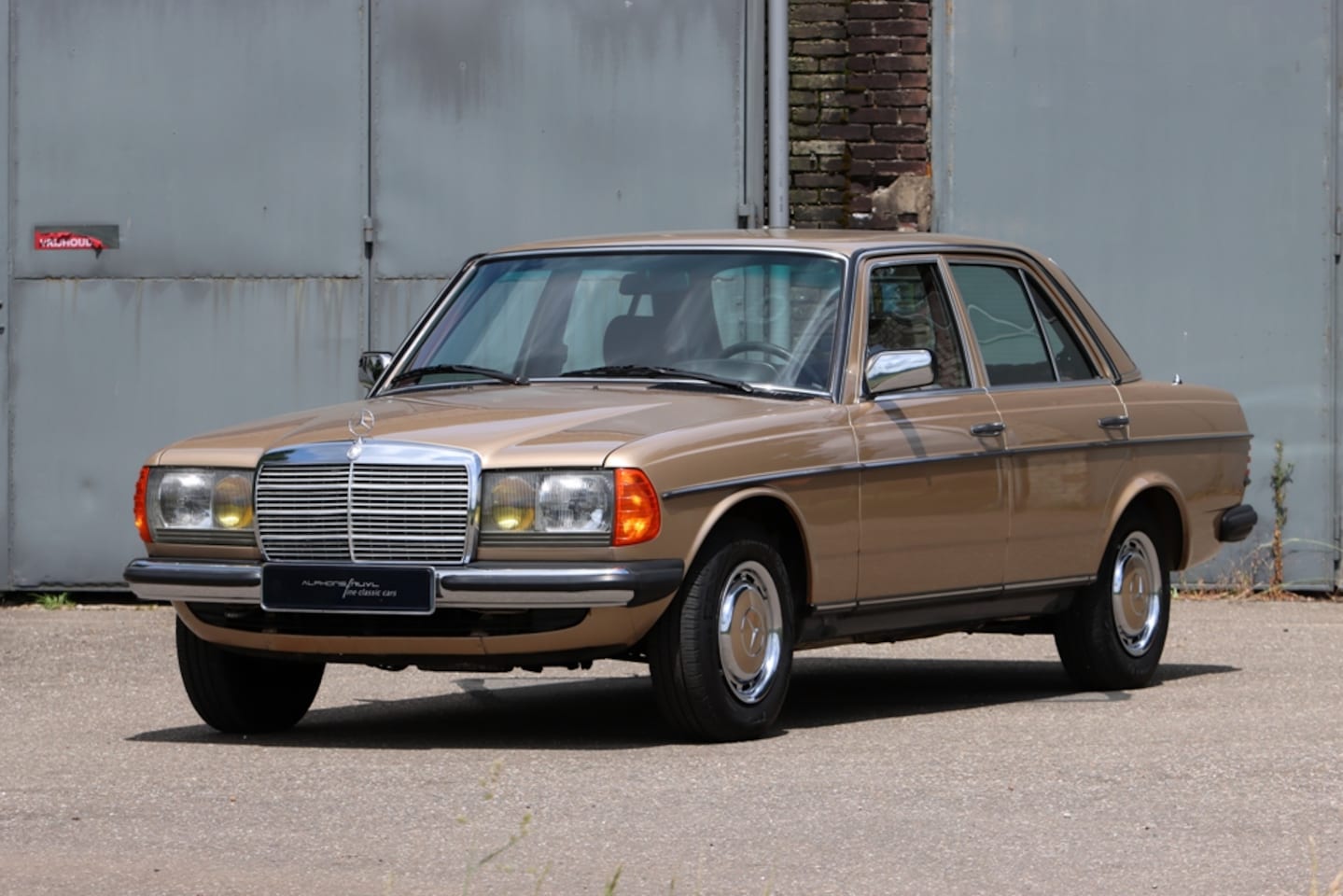 Mercedes-Benz 200-280 (W123) - 230 E Automatic / Airco / 366 Pictures online - AutoWereld.nl