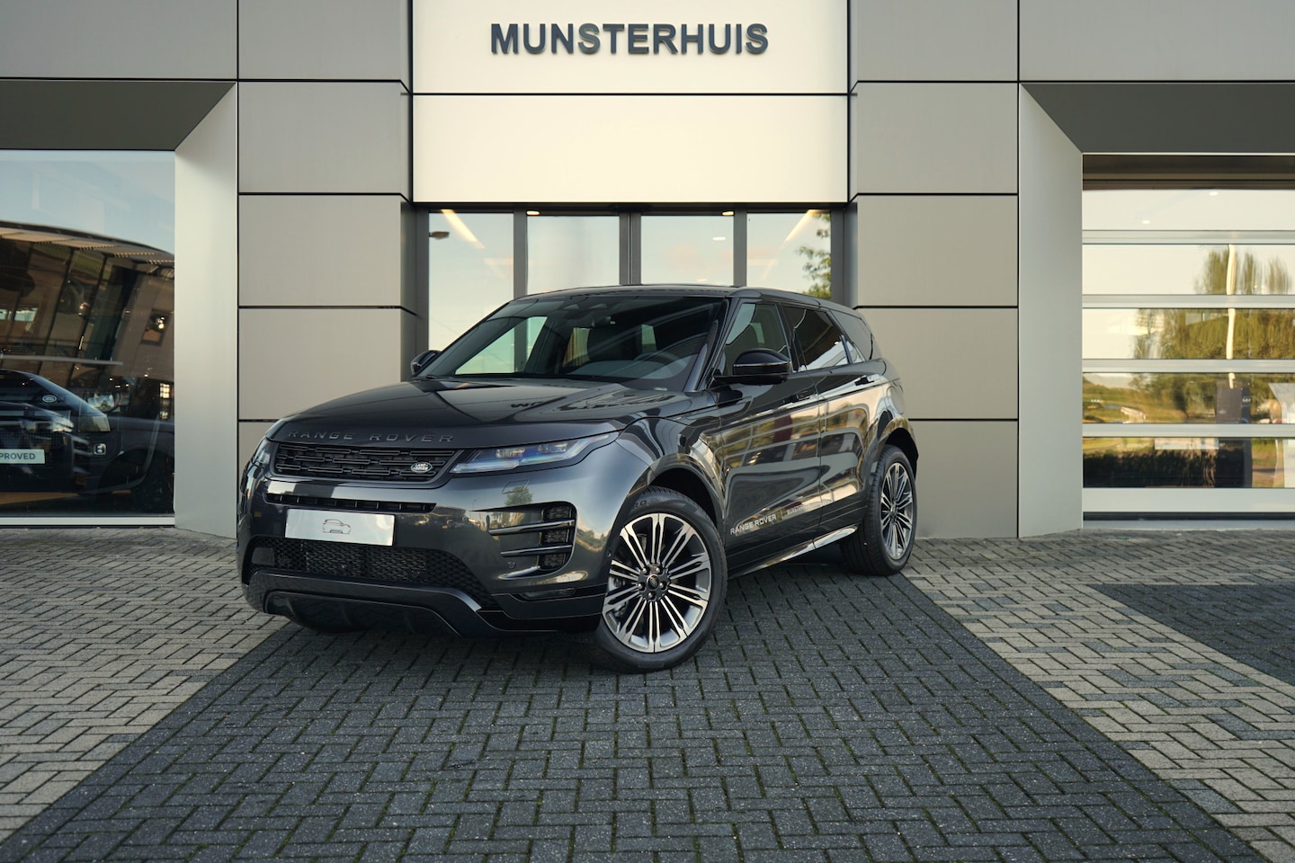 Land Rover Range Rover Evoque - P270e PHEV AWD Dynamic SE | Voorstoelen/Achterbank verwarmd | Schuif/Kantel dak | - AutoWereld.nl