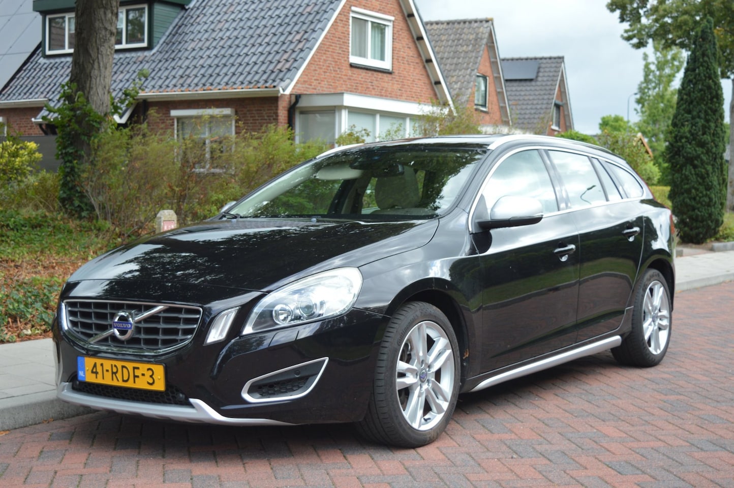 Volvo V60 - 2.0 T5 Summum Org NL/NAP/schuifdak/leer/navi - AutoWereld.nl