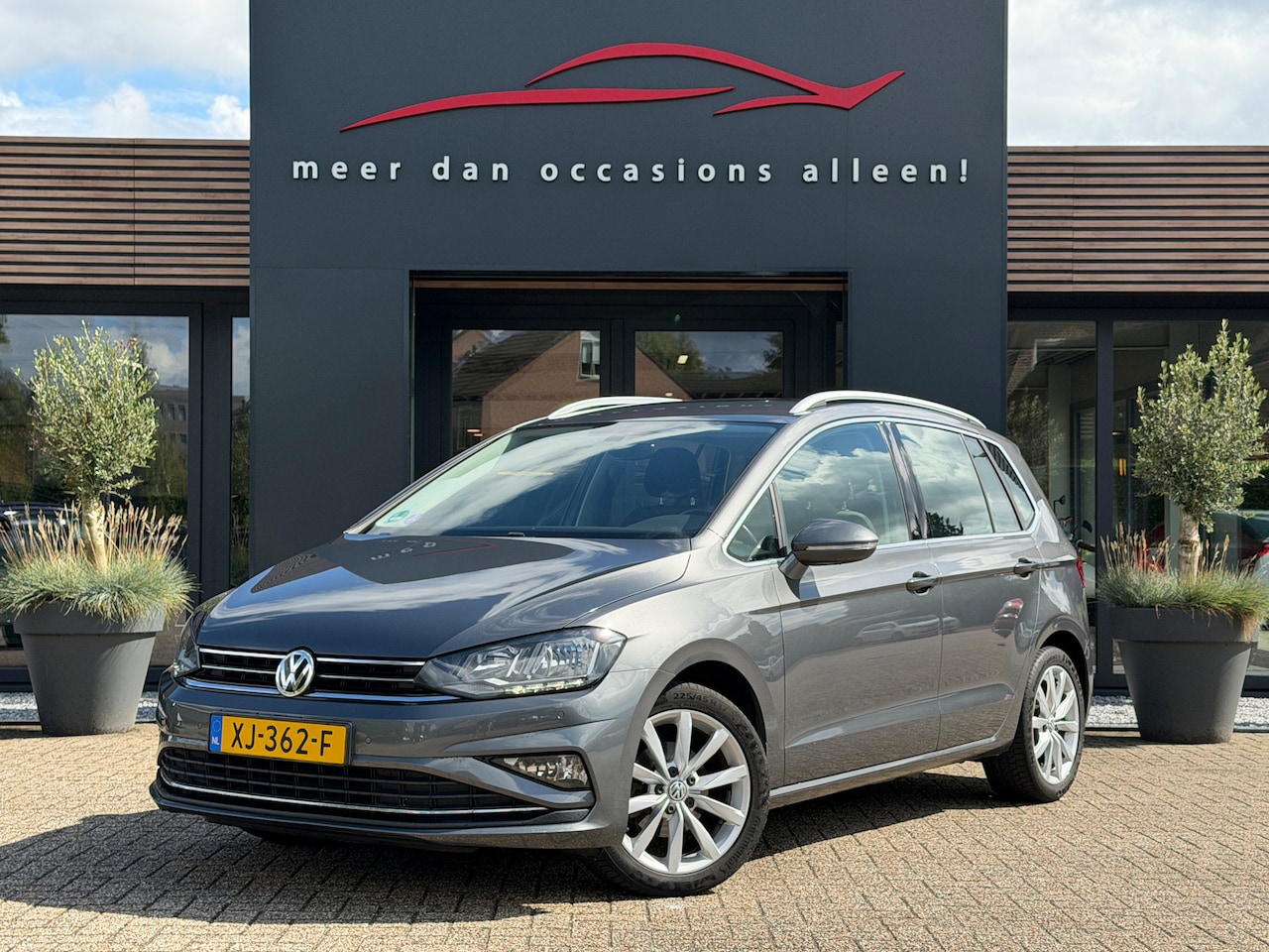 Volkswagen Golf Sportsvan - Golf Sportsvan 1.0 TSI 110pk Highline - AutoWereld.nl