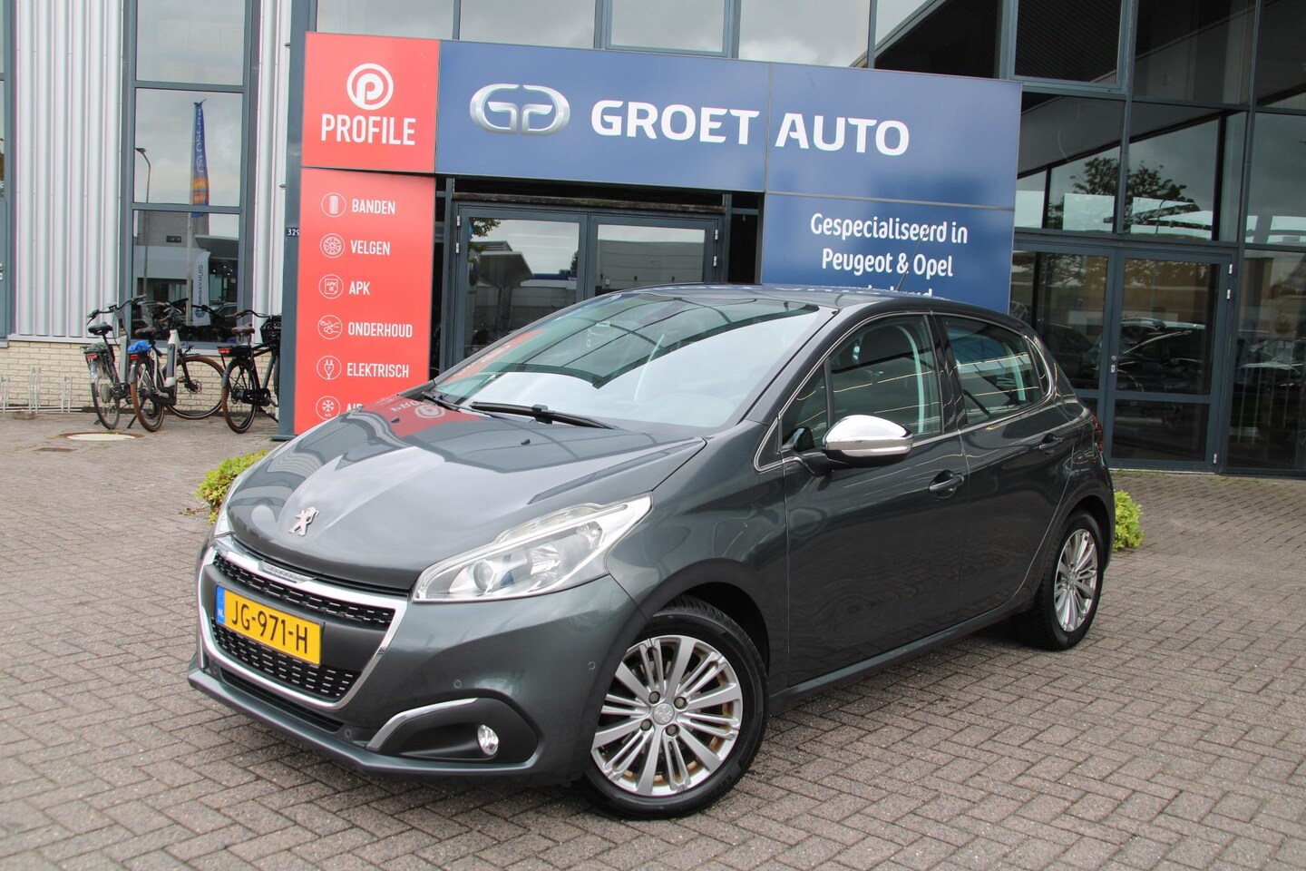 Peugeot 208 - 1.2 PureTech 110pk Allure Automaat Pack Connect met Navi Camera Carplay 47.777km - AutoWereld.nl