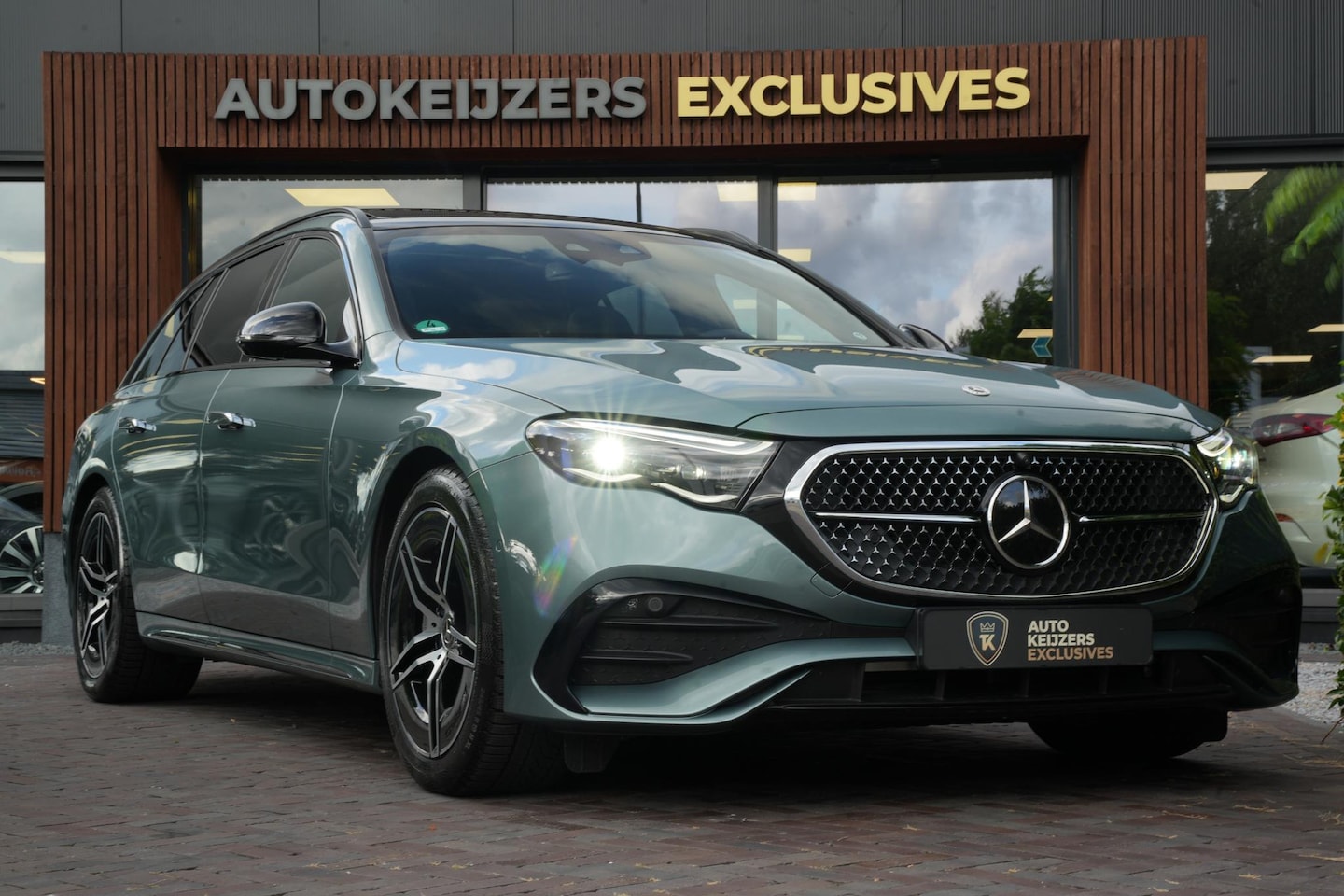 Mercedes-Benz E-klasse - 300 e Business Solution AMG Panoramadak DIGITAL LIGHT 360 Camera Adapt. Cruise Memory Trek - AutoWereld.nl