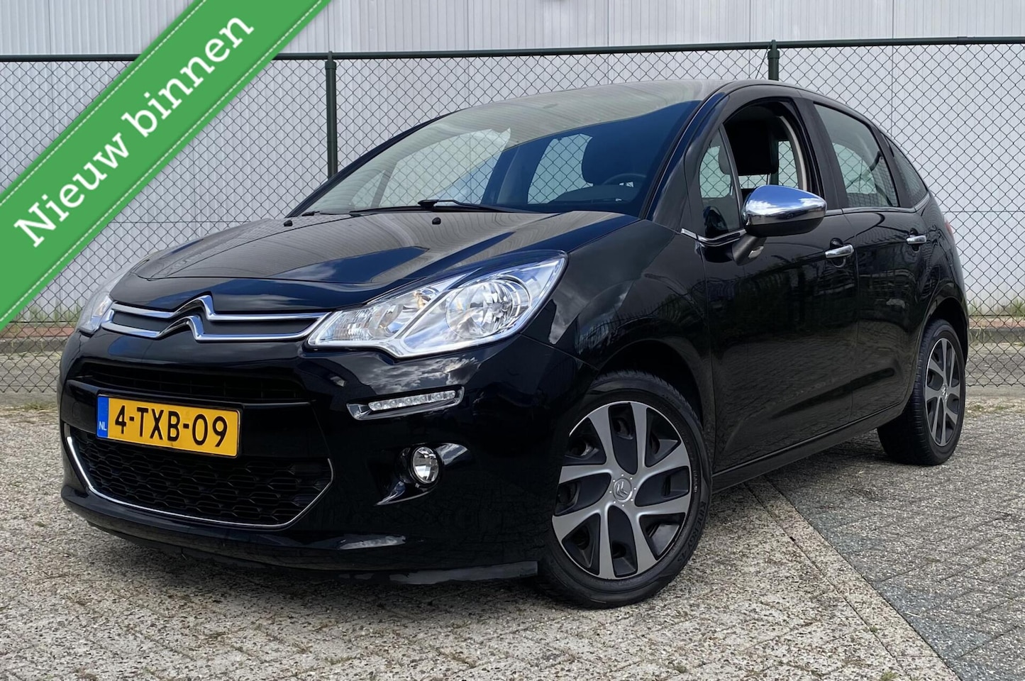 Citroën C3 - 1.2 VTi Collection | Panorama | Trekhaak | Nieuwe APK - AutoWereld.nl