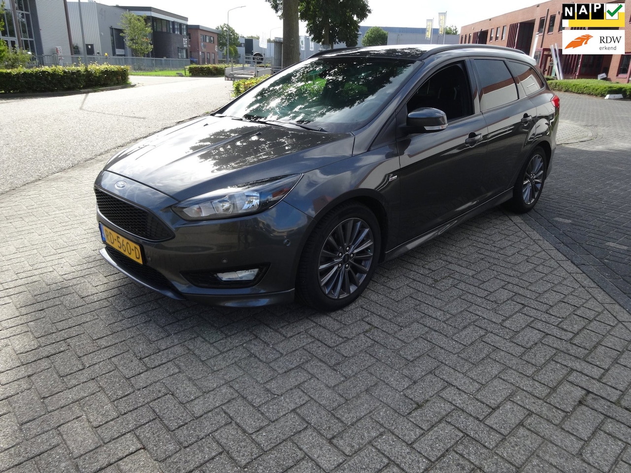 Ford Focus Wagon - 1.0 ST-Line/Airco/Navi/Boekjes/APK 28-10-2027 - AutoWereld.nl