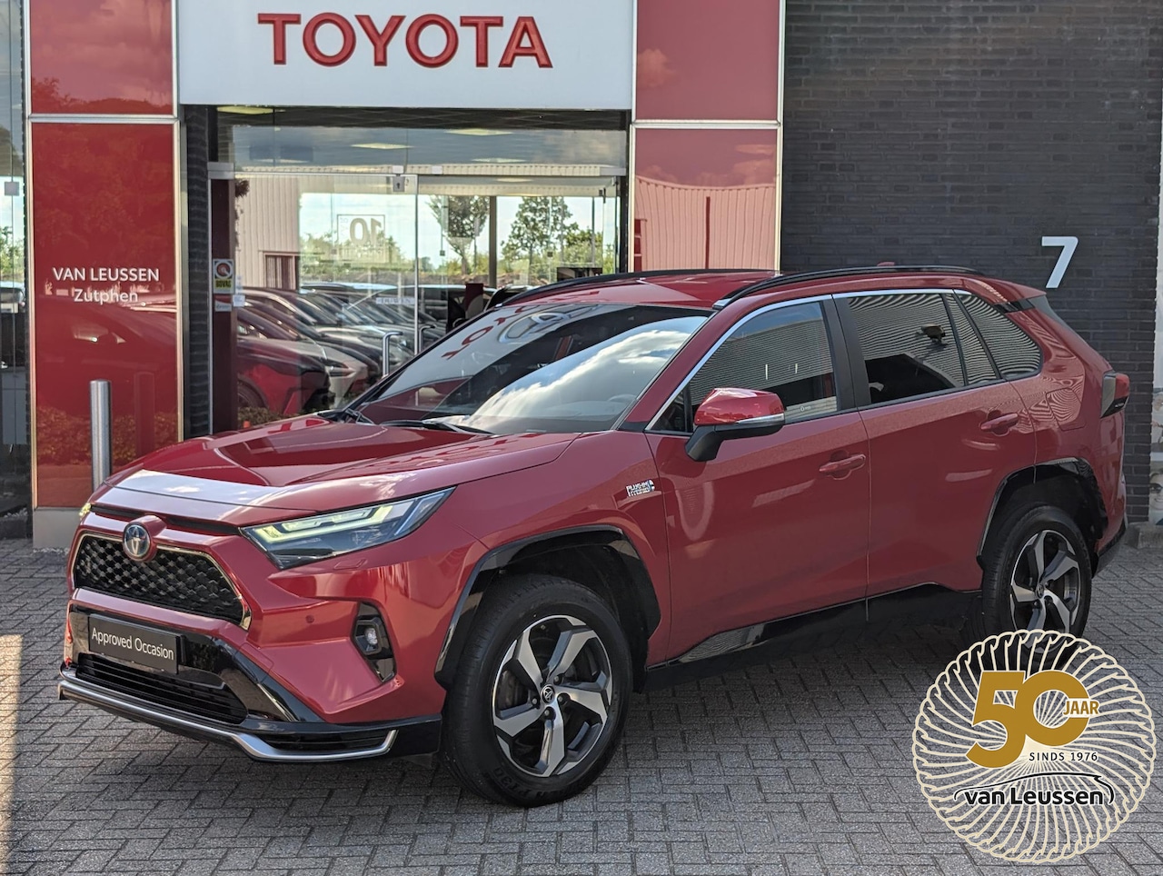 Toyota RAV4 - 2.5 Plug-in Hybrid AWD Style TREKHAAK ELEK. ACHTERKLEP STUUR- STOELVERWARMING - AutoWereld.nl