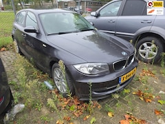 BMW 1-serie - 116i Tik in de motor, loopt nog wel