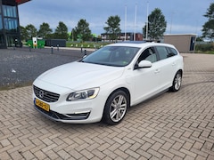 Volvo V60 - 2.4 D6 AWD Plug-In Hybrid Summum 267.000 NAP CLIMA LEER NAVIGATIE CAMERA WIT 2013