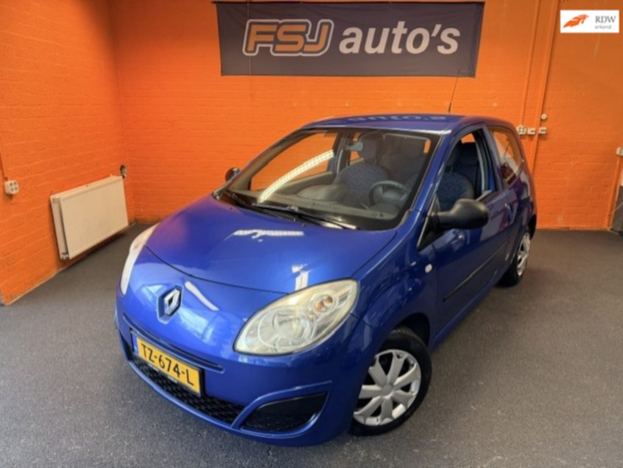 Renault Twingo - 1.2 ACCES / ZEER MOOI / APK TOT 02-11-2027 - AutoWereld.nl