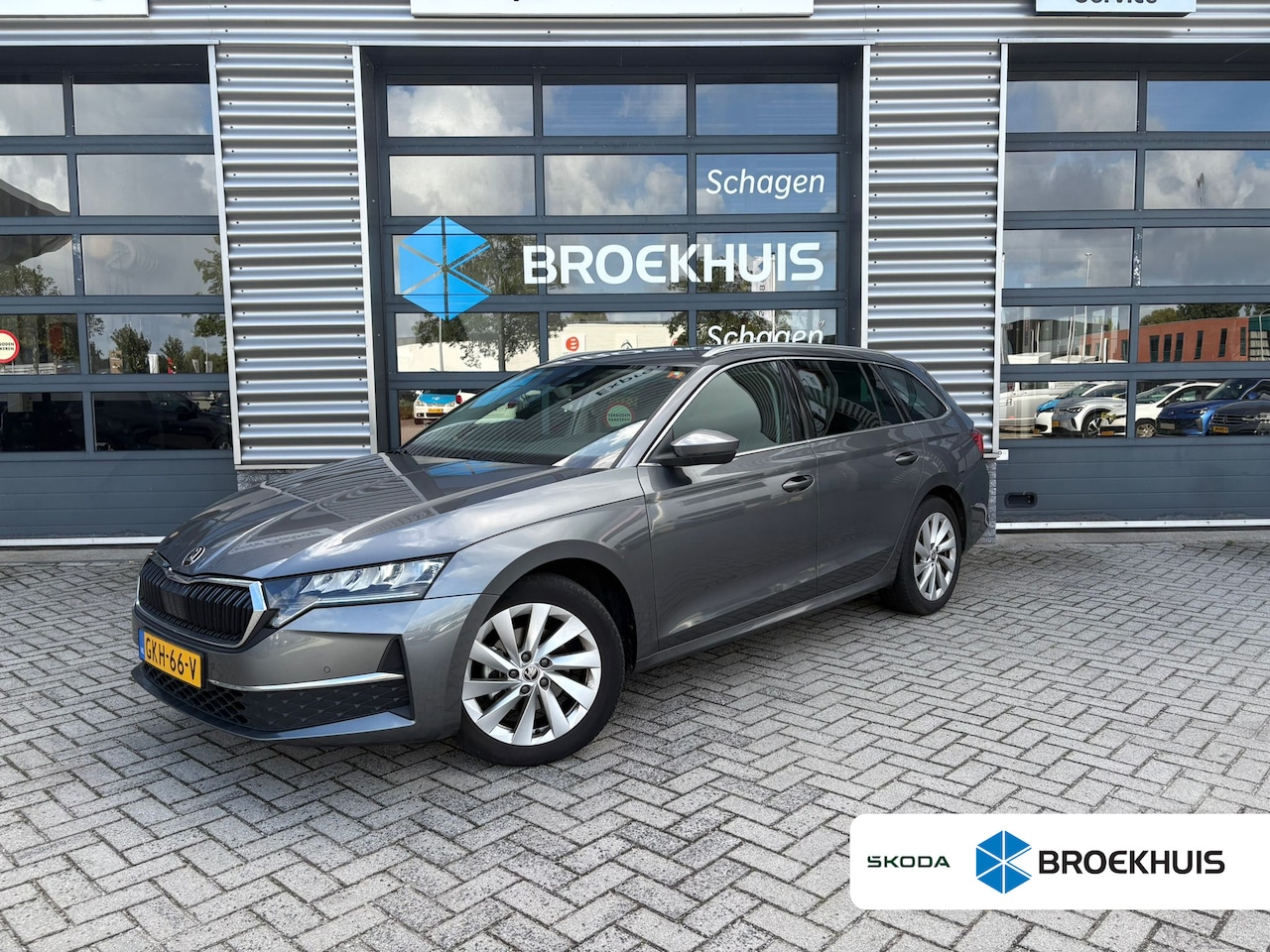 Skoda Octavia Combi - 1.5 TSI 115 pk Business Edition | Wegklapbare Trekhaak | Achteruitrijcamera | Apple Carpla - AutoWereld.nl