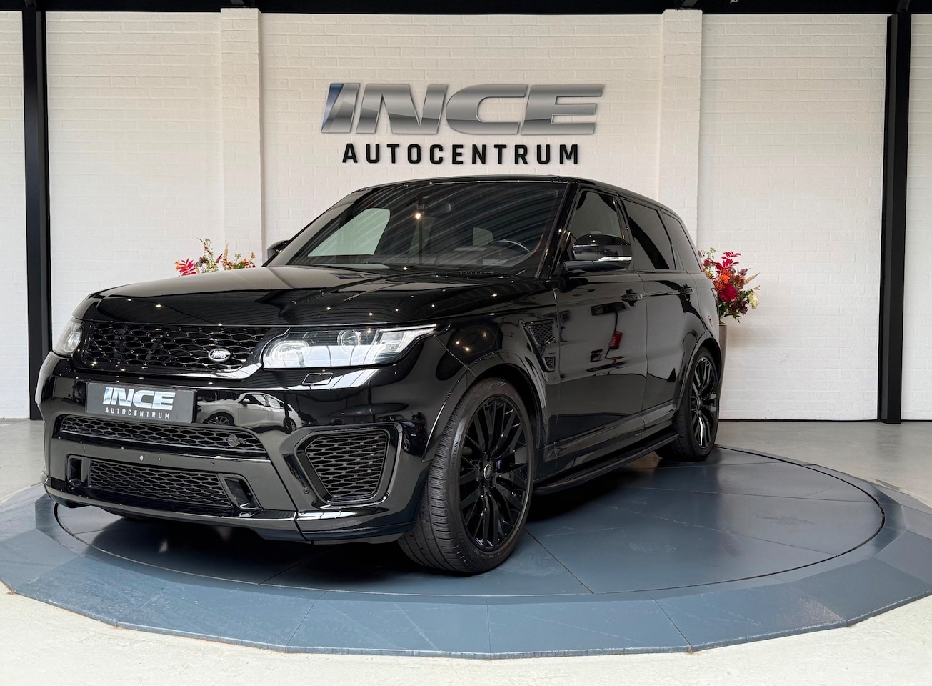 Land Rover Range Rover Sport - 5.0 V8 Supercharged SVR 5.0 V8 Supercharged SVR - AutoWereld.nl