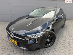 Mercedes-Benz A-klasse - 180 Business Line*1eEigenaar*Sfeerverlichting*CarPlay*Trekhaak*Velgen*NEW-APK*Trekhaak