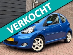 Toyota Aygo - 1.0-12V Dynamic Blue | Airco | Leder/alcantara | NAP