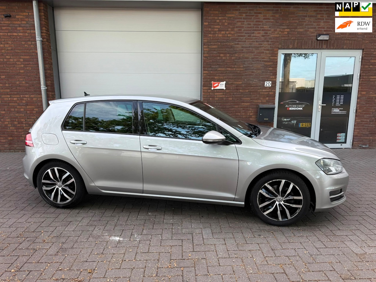 Volkswagen Golf - 1.2 TSI Highline|AIRCO|NIEUWE APK|NETTE AUTO - AutoWereld.nl