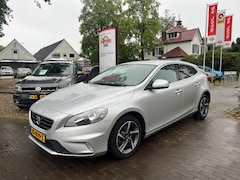 Volvo V40 - 2.0 D2 R-DESIGN / NAVI / CRUISE CTR. / HALF LEDER / AIRCO / PDC / 16'' LM-VELGEN