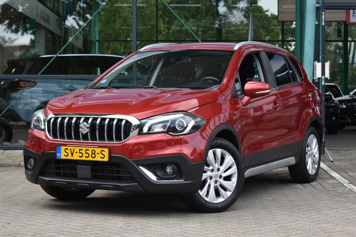 Suzuki S-Cross - 1.0 Boosterjet Exclusive Handgeschakeld 112pk | Voorstoelen verwarmd | Achteruitrijcamera - AutoWereld.nl