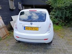 Lancia Y(psilon) - 1.4 Blue & Me