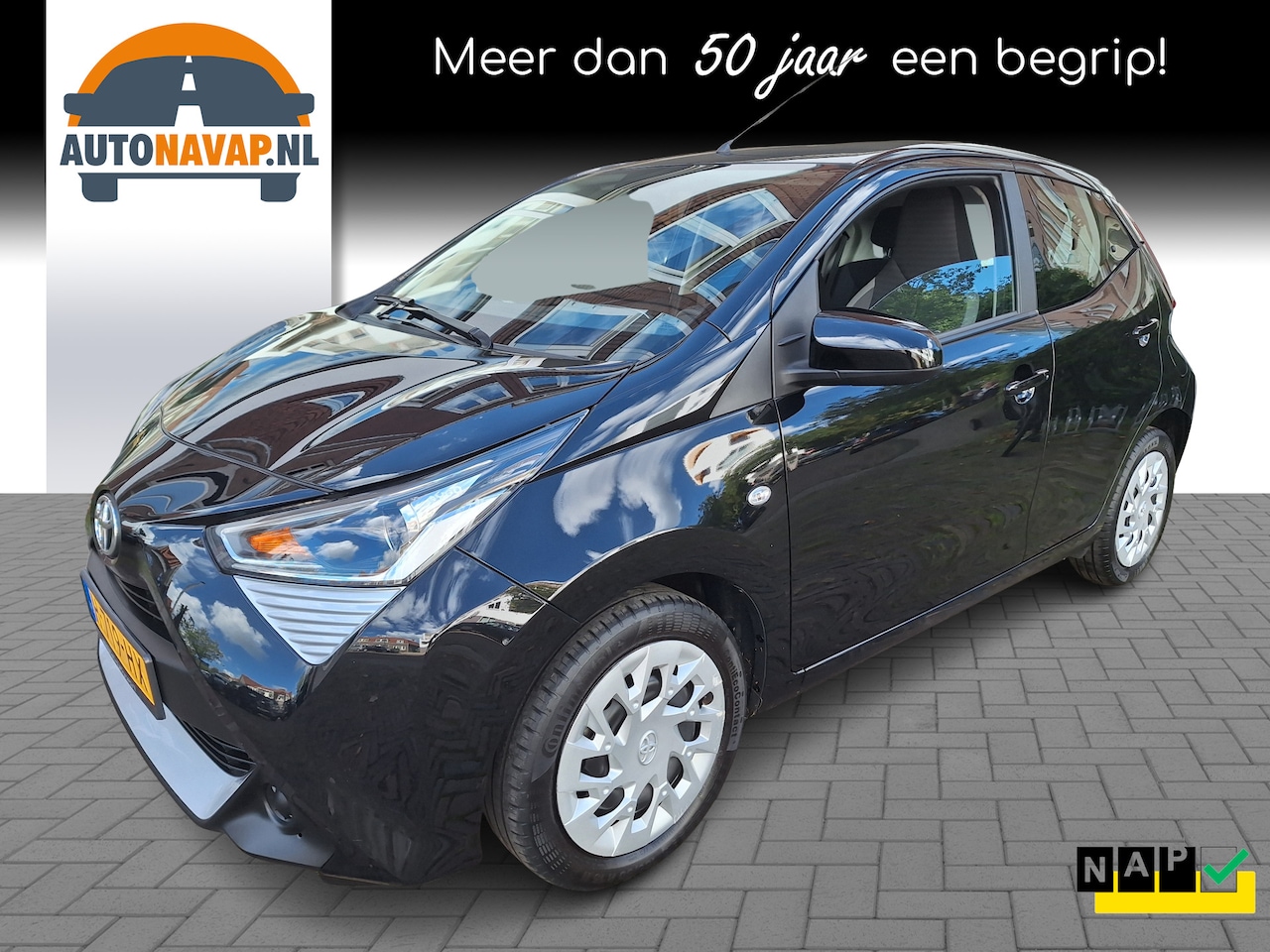 Toyota Aygo - 1.0 VVT-i X-Play Limited 5Drs /Camera/Navi/Apple/Android/1e Eig/Garantie - AutoWereld.nl