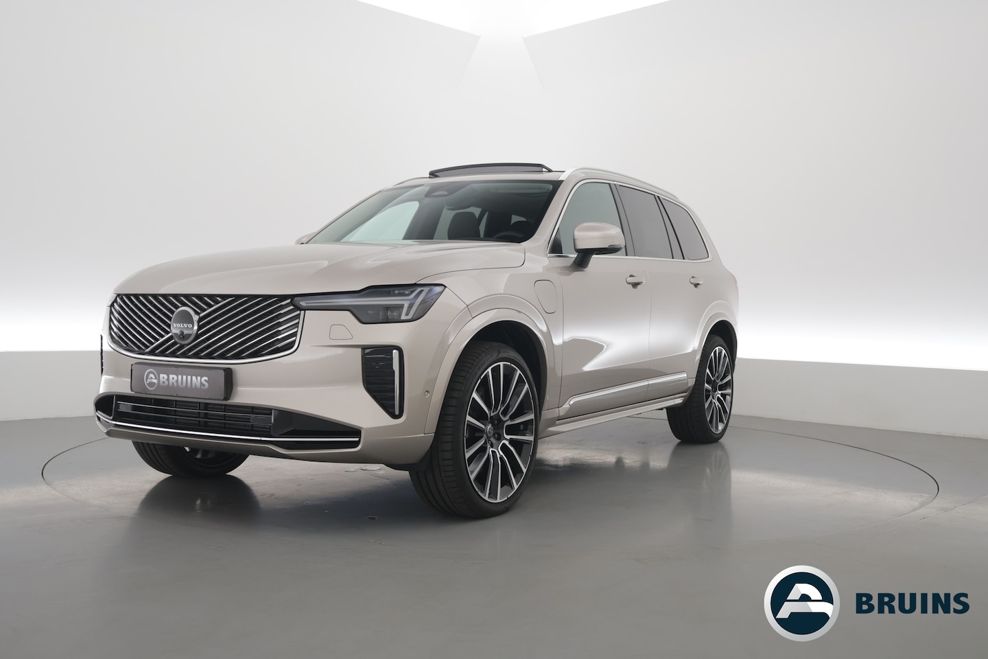 Volvo XC90 - 2.0 T8 Plug-in hybrid AWD Ultra Bright | Pano | MY26 | 360 Cam | Trekhaak | Stoelvent. | H - AutoWereld.nl