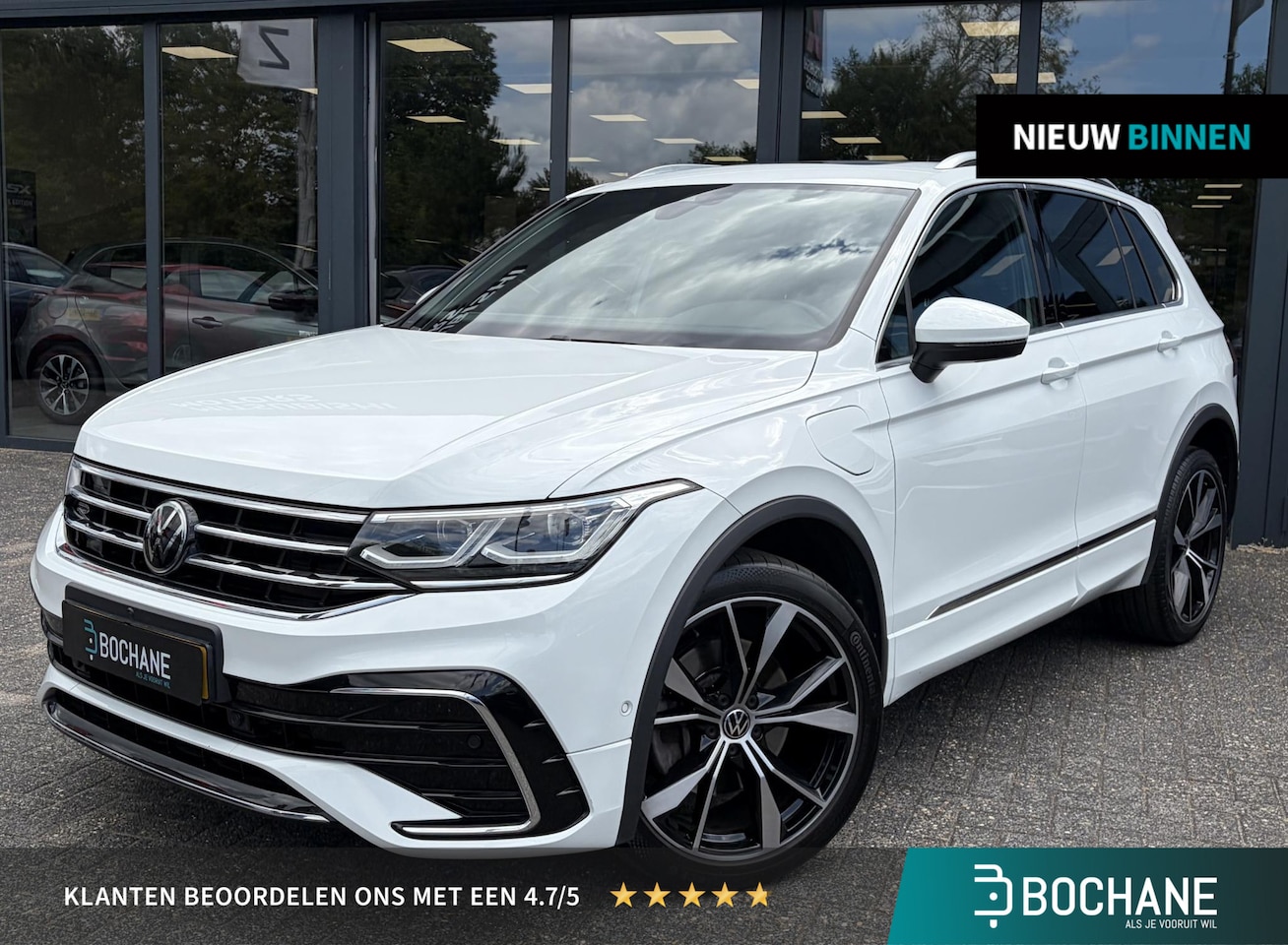 Volkswagen Tiguan - 1.4 TSI eHybrid R-Line Business+ | Head-up display | Panoramadak | Leder interieur | 20 in - AutoWereld.nl