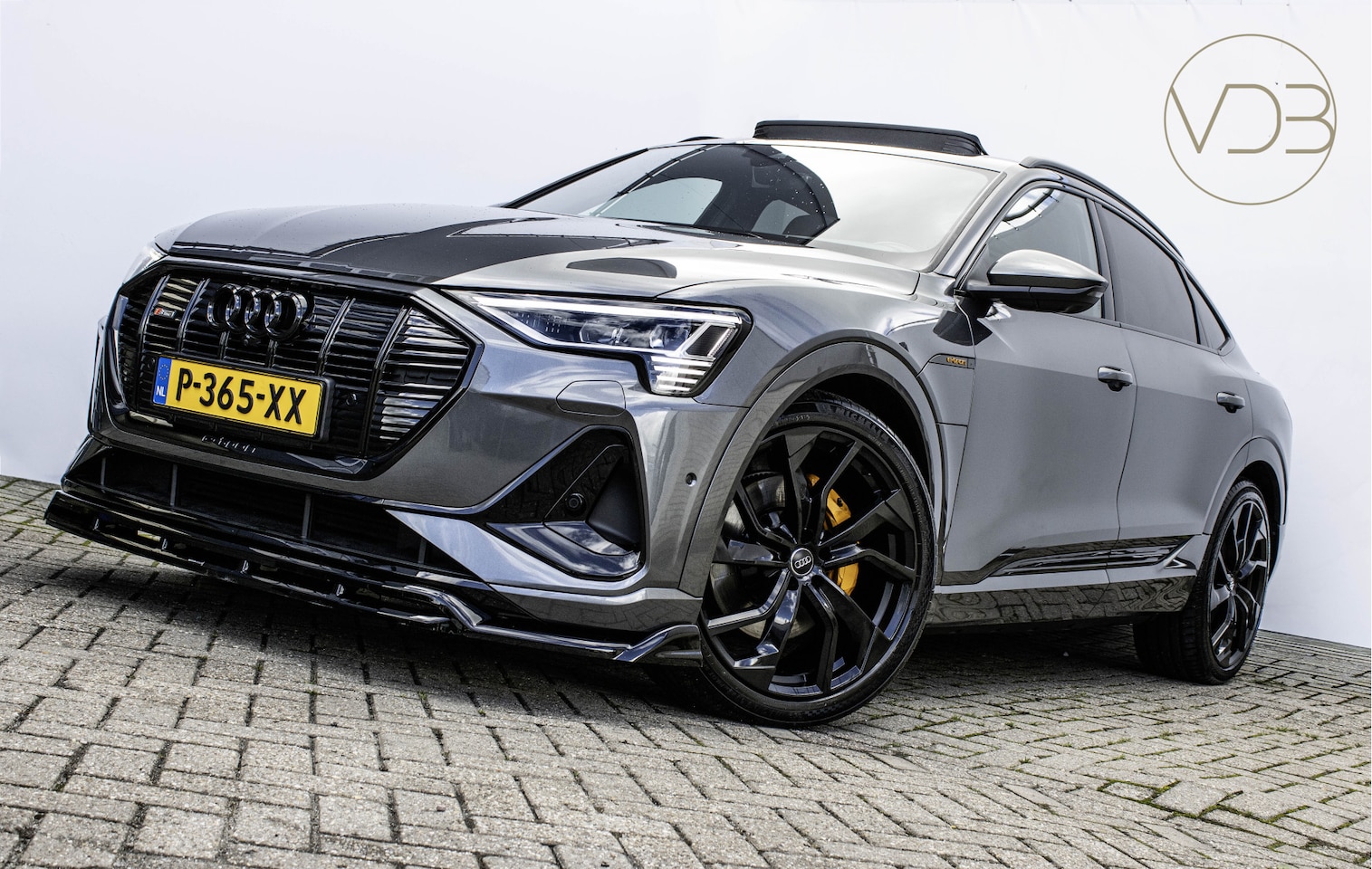 Audi e-tron Sportback - 55 SOH 92% 22inch B&O PANO Sfeerverlichting Origineel NL - AutoWereld.nl