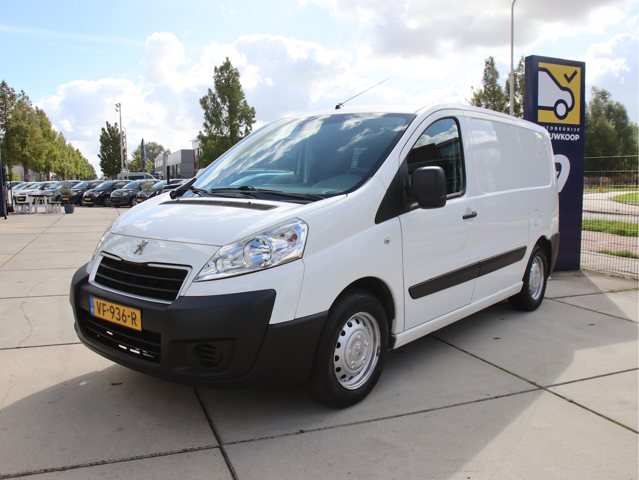 Peugeot Expert - 227 2.0 HDI L1H1 Navteq 2 Trekhaak, Nw. APK, Bedr. inrichting, Bluetooth Zomeractie! - AutoWereld.nl