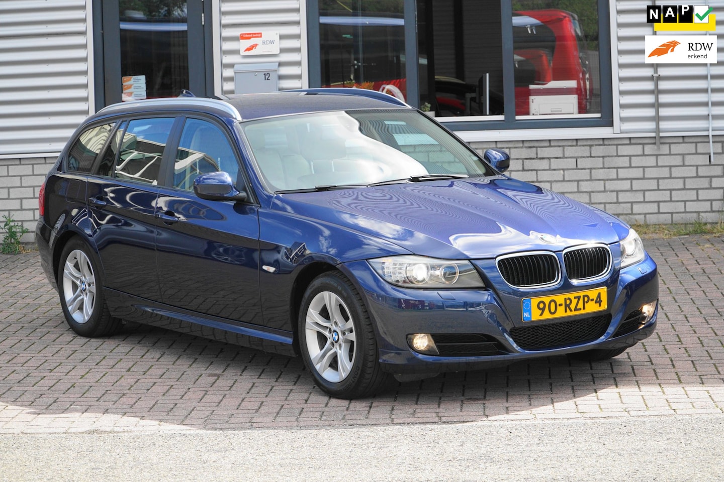 BMW 3-serie Touring - 318i LEDER NAVI AUTOMAAT - AutoWereld.nl