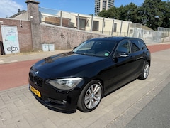 BMW 1-serie - 116i Business Automaat Grote Navi Carplay Cruise Control NL Auto