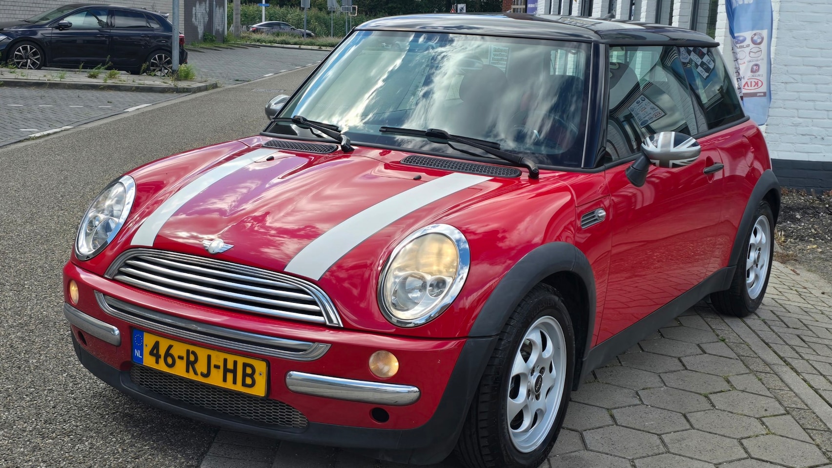 MINI 3-Deurs - 1.6 Cooper Pepper*nap*apk*airco*rijd rem schakel zeer goed*inruil mog!!! - AutoWereld.nl