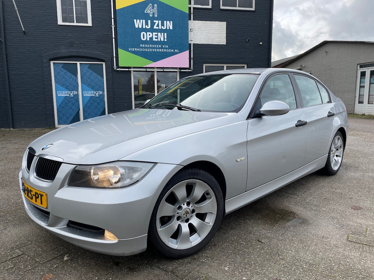 BMW 3-serie - 320i Dynamic Executive CLIMA/NAP/PDC/VELGEN - AutoWereld.nl