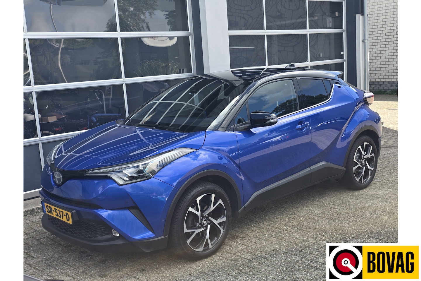 Toyota C-HR - 1.2 AWD Bi-Tone Plus 1.2 AWD Bi-Tone Plus - AutoWereld.nl