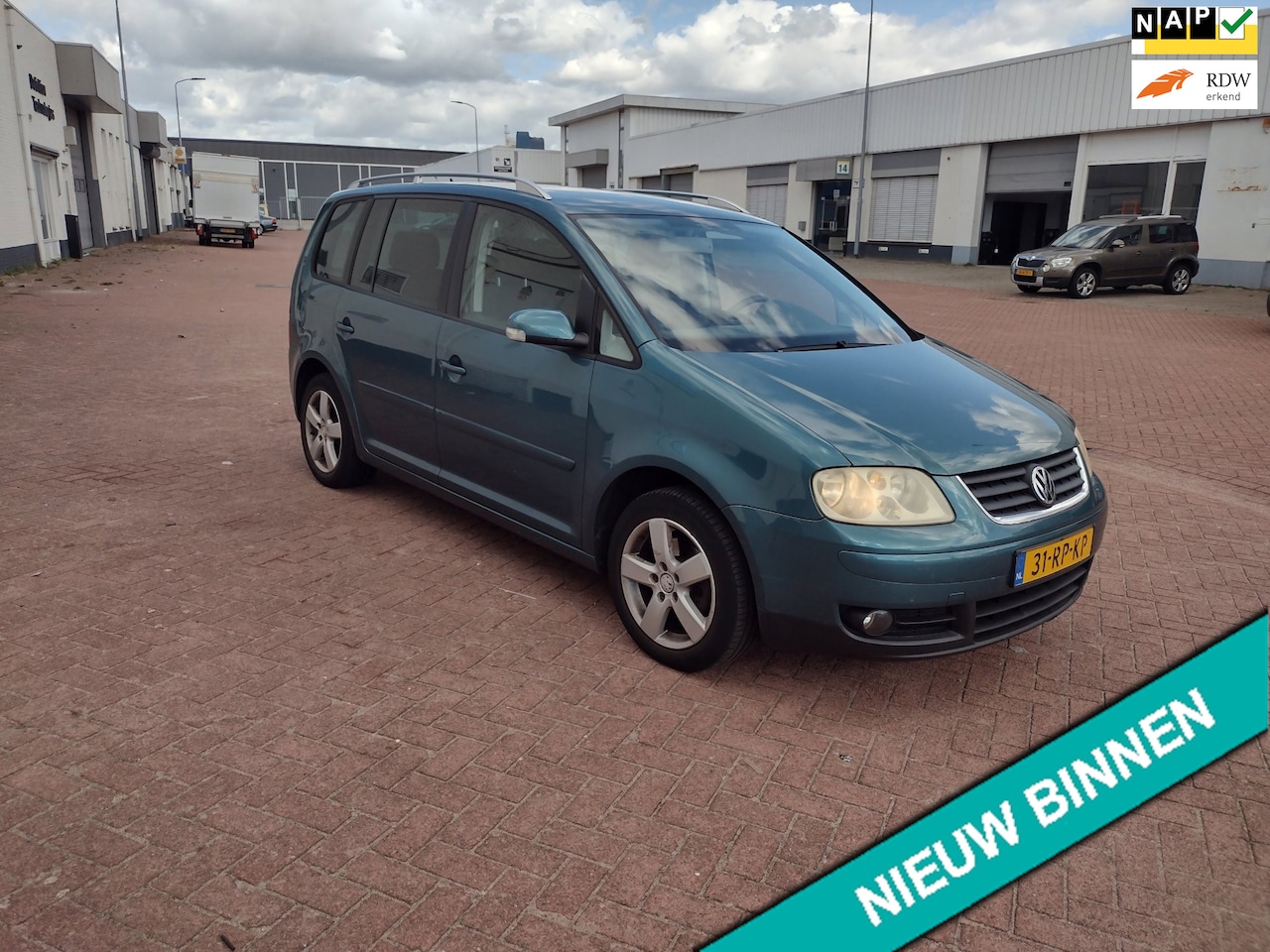 Volkswagen Touran - 2.0-16V FSI Highline MOOIE AUTO BEL 0619590613 5 DRS AIRCO - AutoWereld.nl