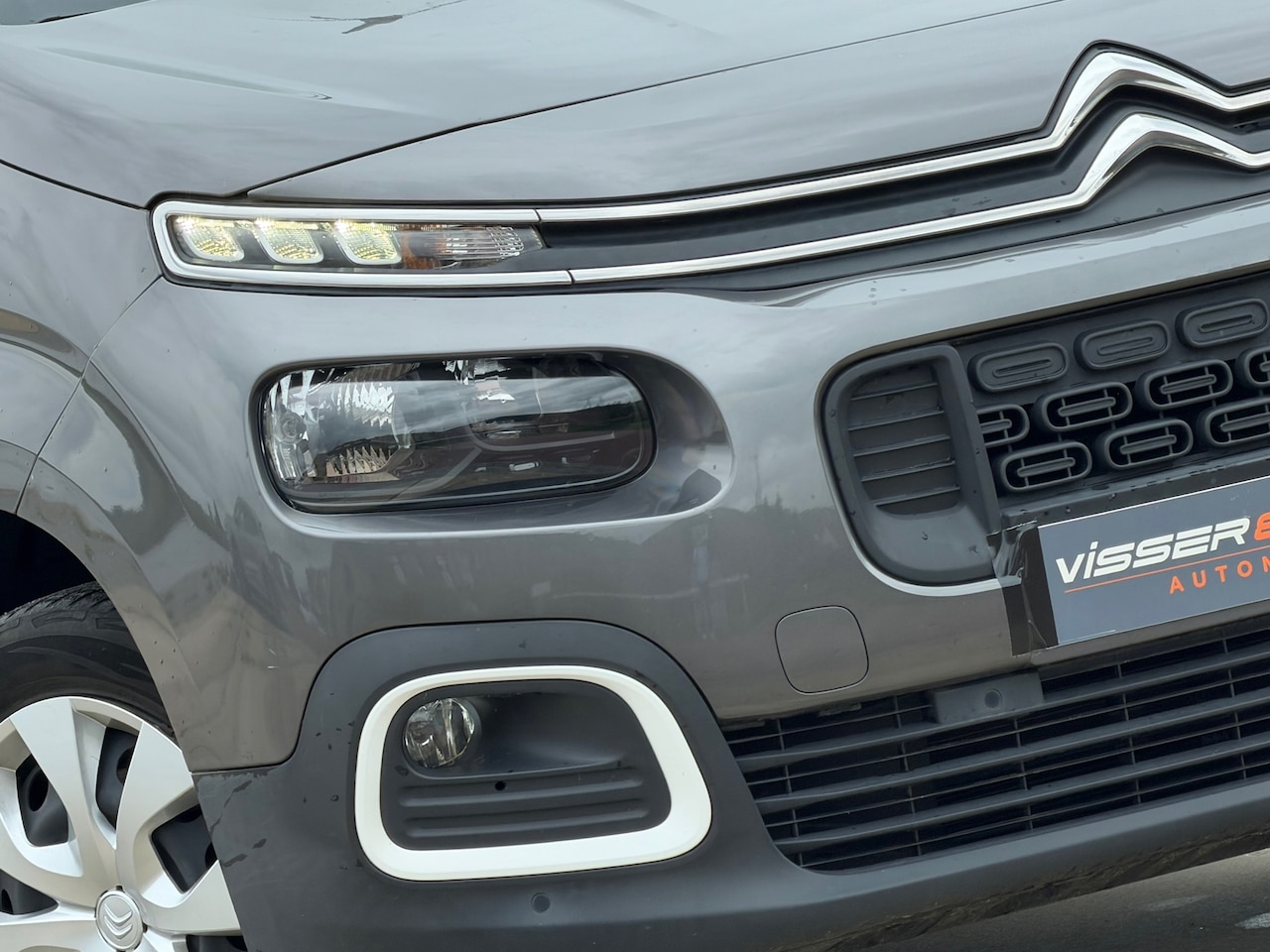 Citroën Berlingo - 1.2 PureTech Feel Pack - Gris Platinium - Navigatie/Carplay/Clima/Cruise - AutoWereld.nl