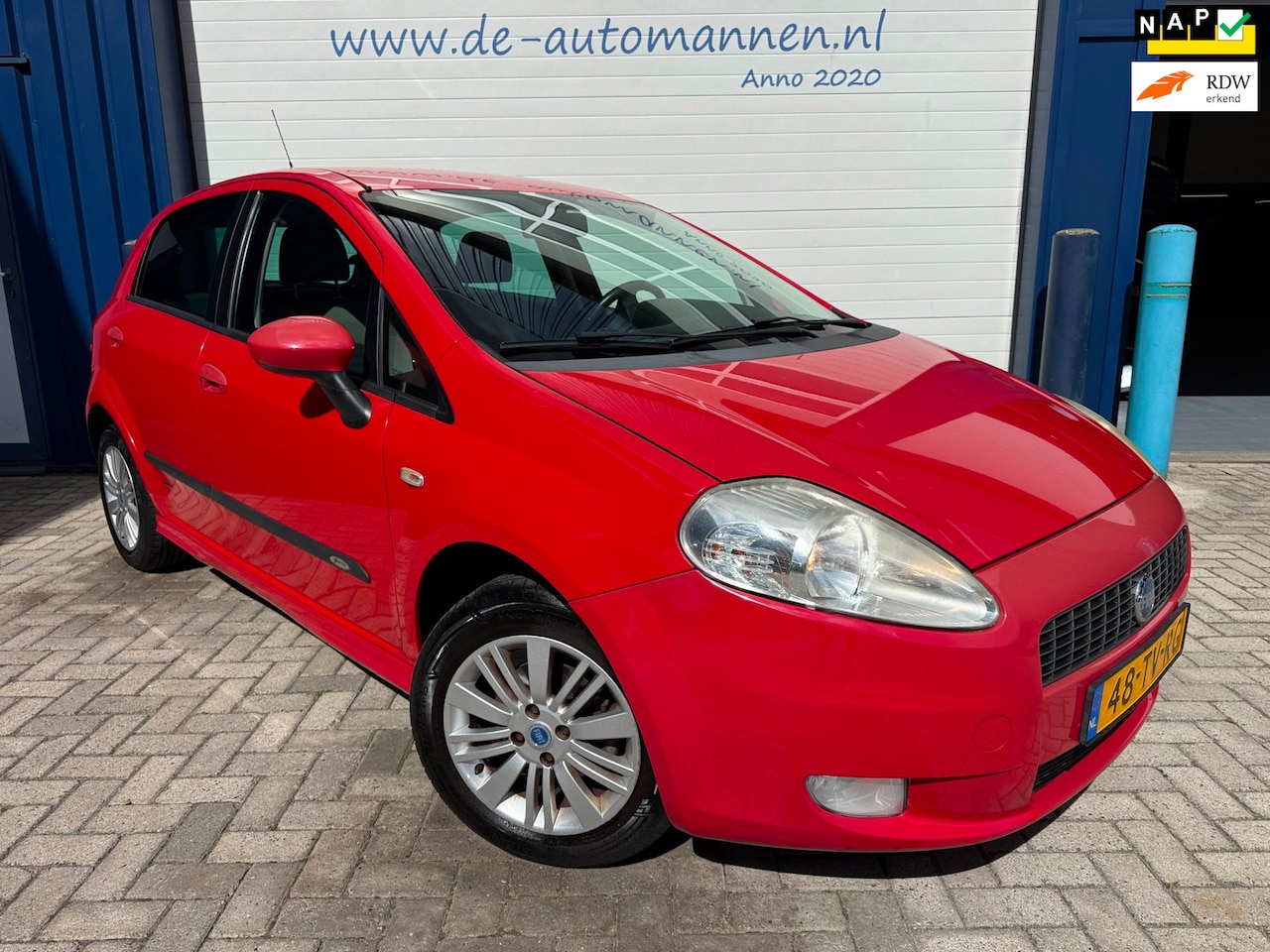 Fiat Grande Punto - 1.4 Dynamic 5-drs / AIRCO+CLIMATE / LMV / APK 05-2027 - AutoWereld.nl