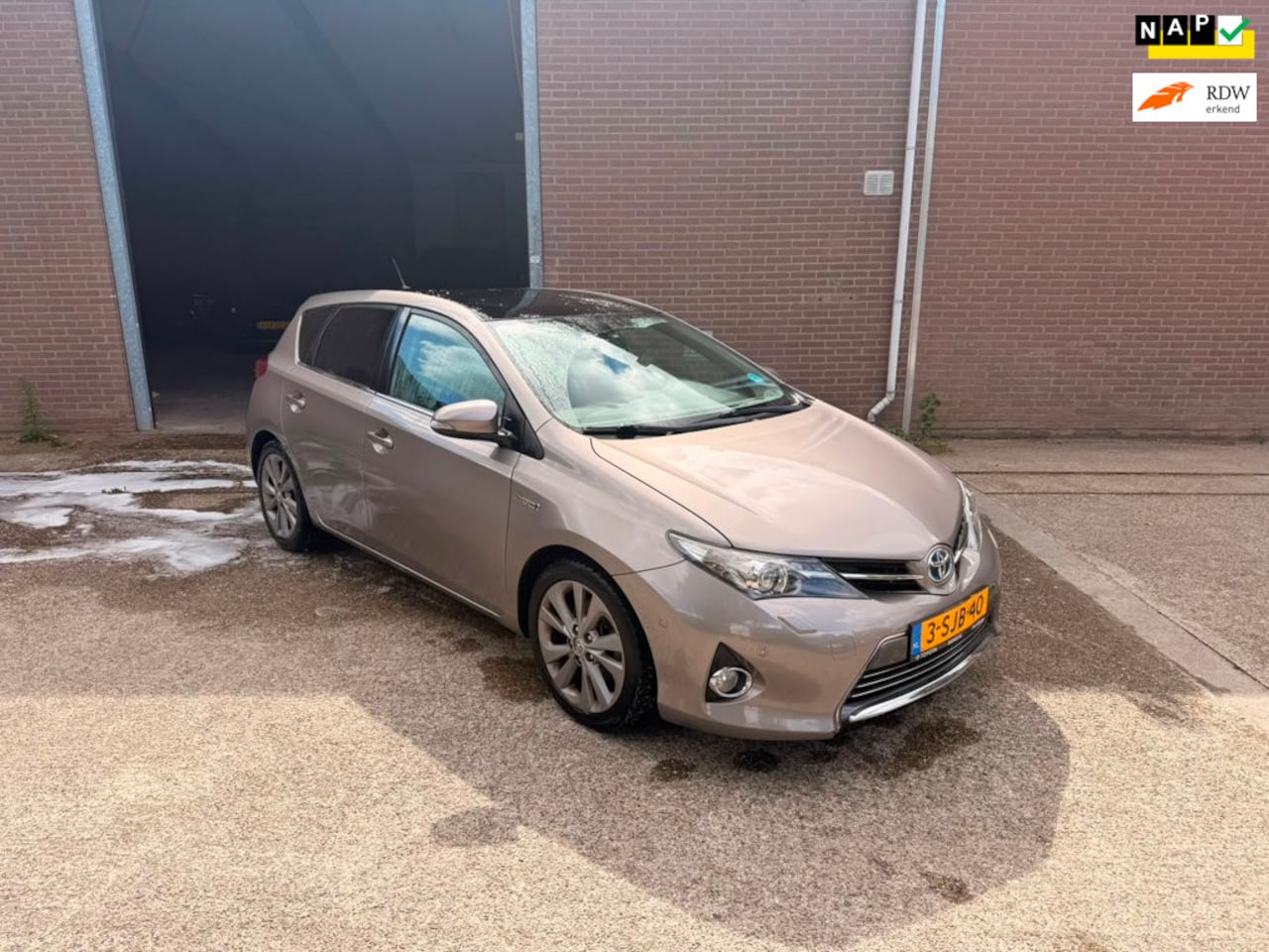 Toyota Auris - 1.8 Hybrid Lease Pro 1.8 Hybrid Lease Pro - AutoWereld.nl