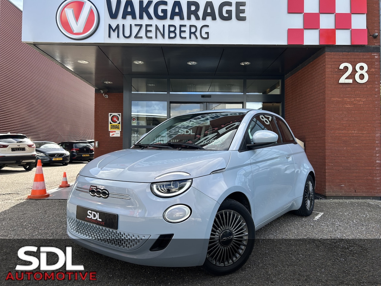 Fiat 500e - 3+1 Icon 42 kWh // LED // NAVI + CARPLAY // PDC // CRUISE // CLIMA - AutoWereld.nl