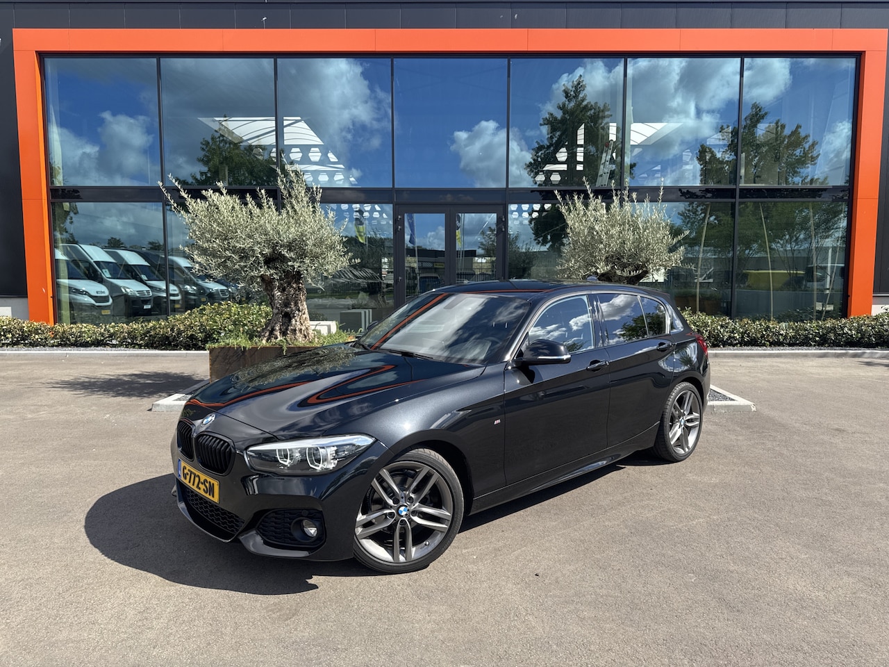 BMW 1-serie - 118i Edition M Sport Shadow High Executive. Apple Carplay! - AutoWereld.nl
