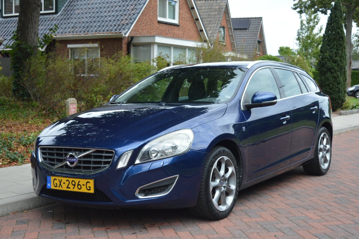 Volvo V60 - 1.6 T3 Ocean Race /dealer onderhouden - AutoWereld.nl