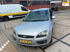 Ford Focus - 1.6-16V Futura