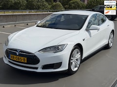 Tesla Model S - 70 Base 320+ Km Accubereik Adaptief Cruise Camera DEALER onderhouden Dec 2015 Model