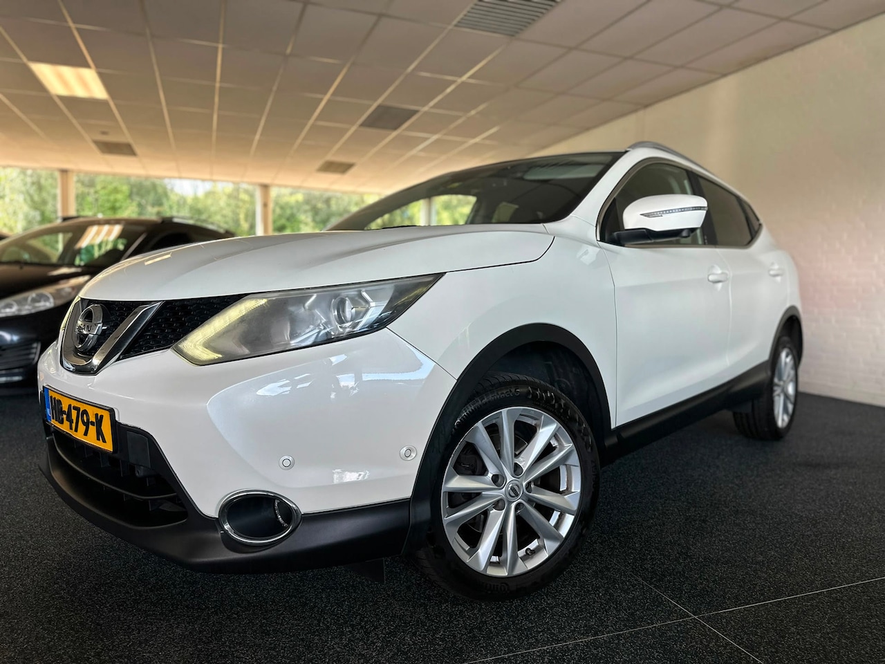 Nissan Qashqai - 1.5 dCi Tekna 17"| Leder| Navi|NAP| Keyless| Climate contr| Nette auto - AutoWereld.nl