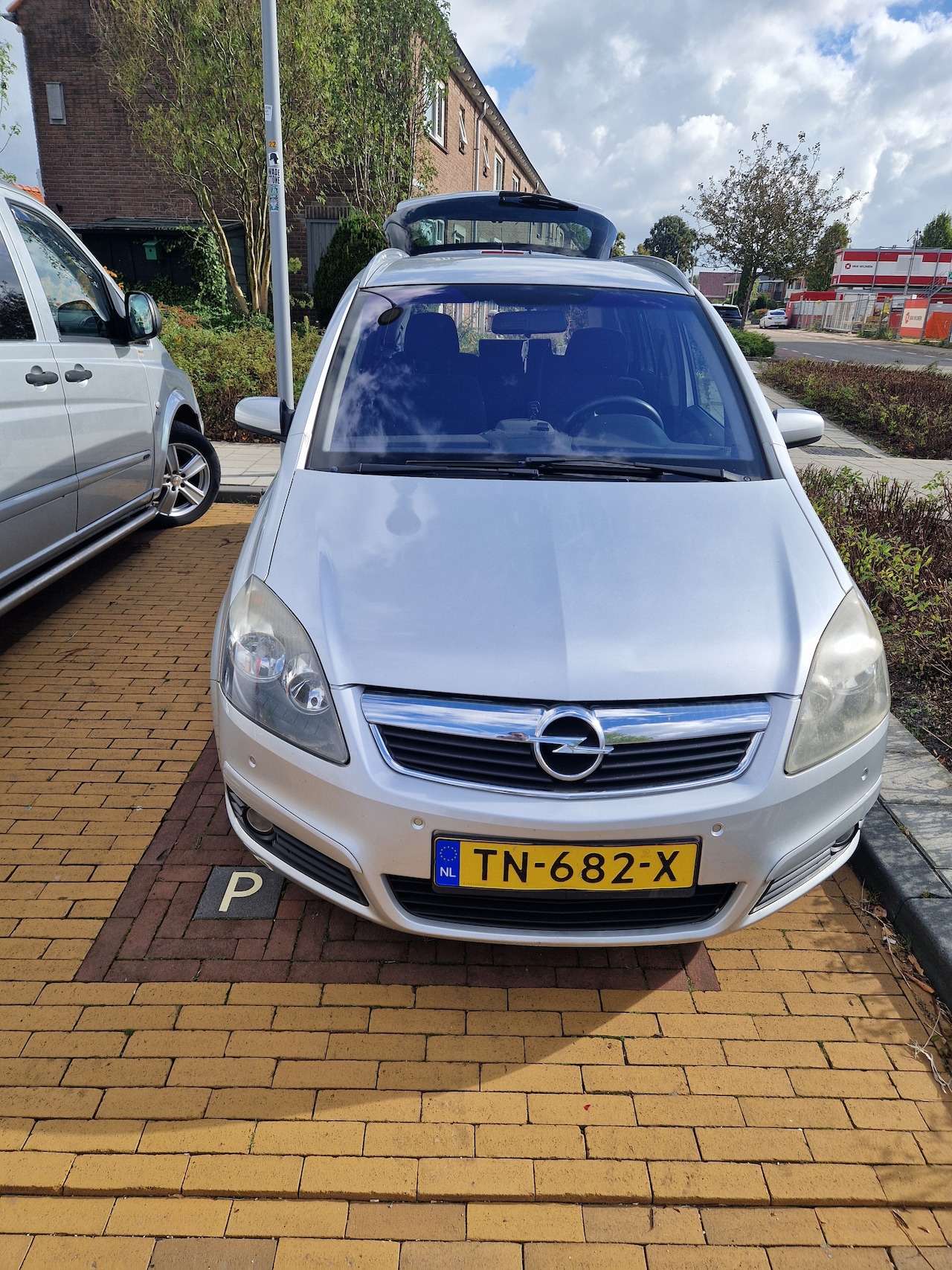 Opel Zafira - 1.8 Essentia - AutoWereld.nl
