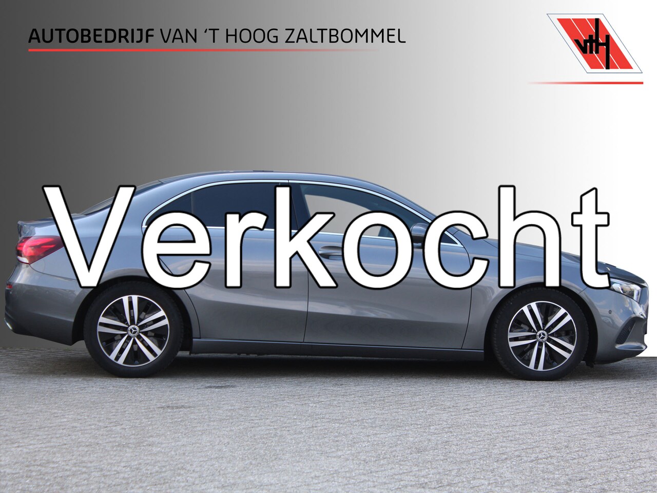Mercedes-Benz A-klasse - 180 AUT7 Luxury Line LEDER SFEER WIDESCREEN CAMERA - AutoWereld.nl