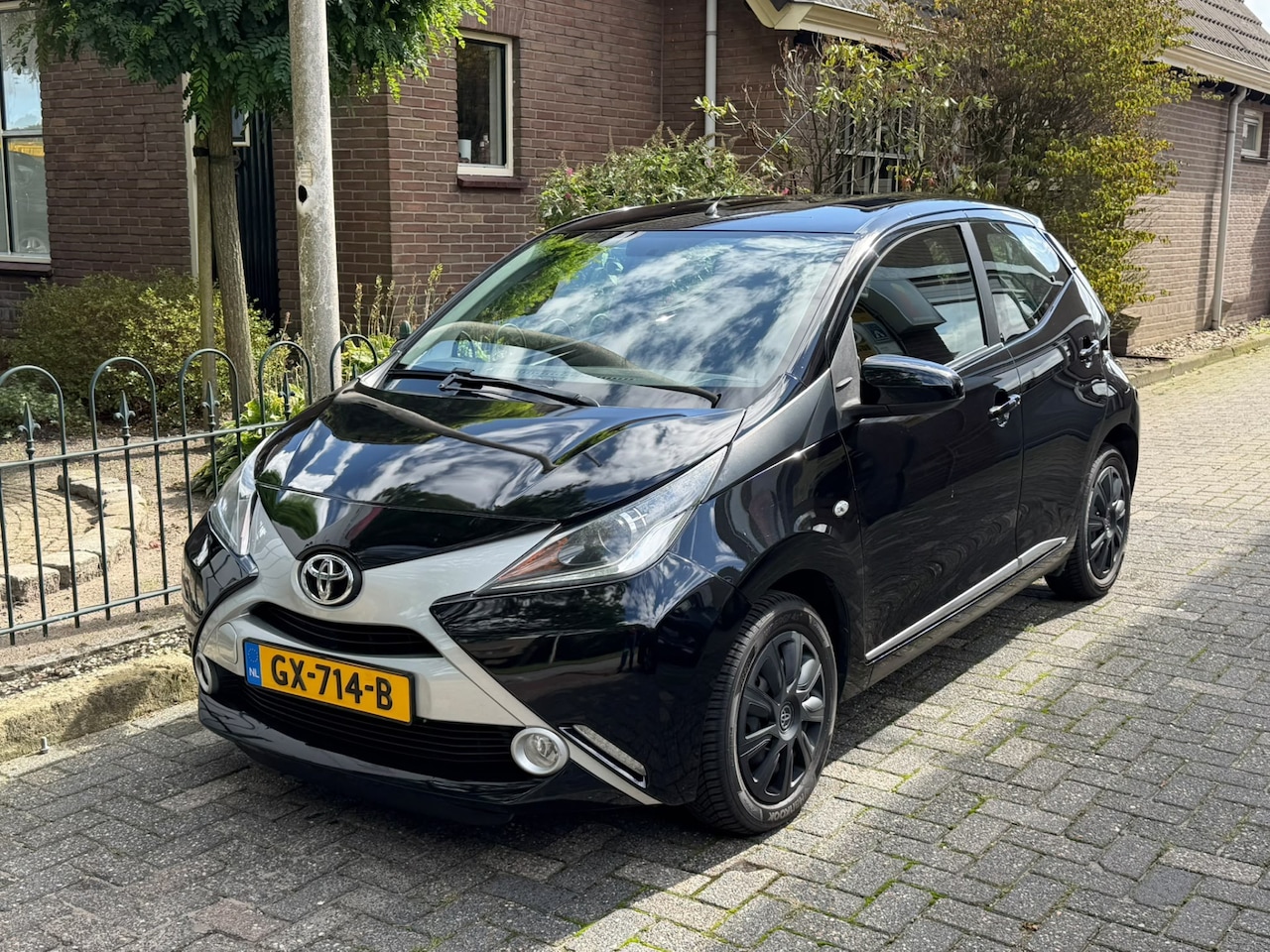 Toyota Aygo - 1.0 VVT-i x-clusiv 1.0 VVT-i x-clusiv - AutoWereld.nl