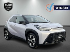 Toyota Aygo X - Hybrid 115 Black Edition | Stoelverwarming | Park. Sensoren | AC
