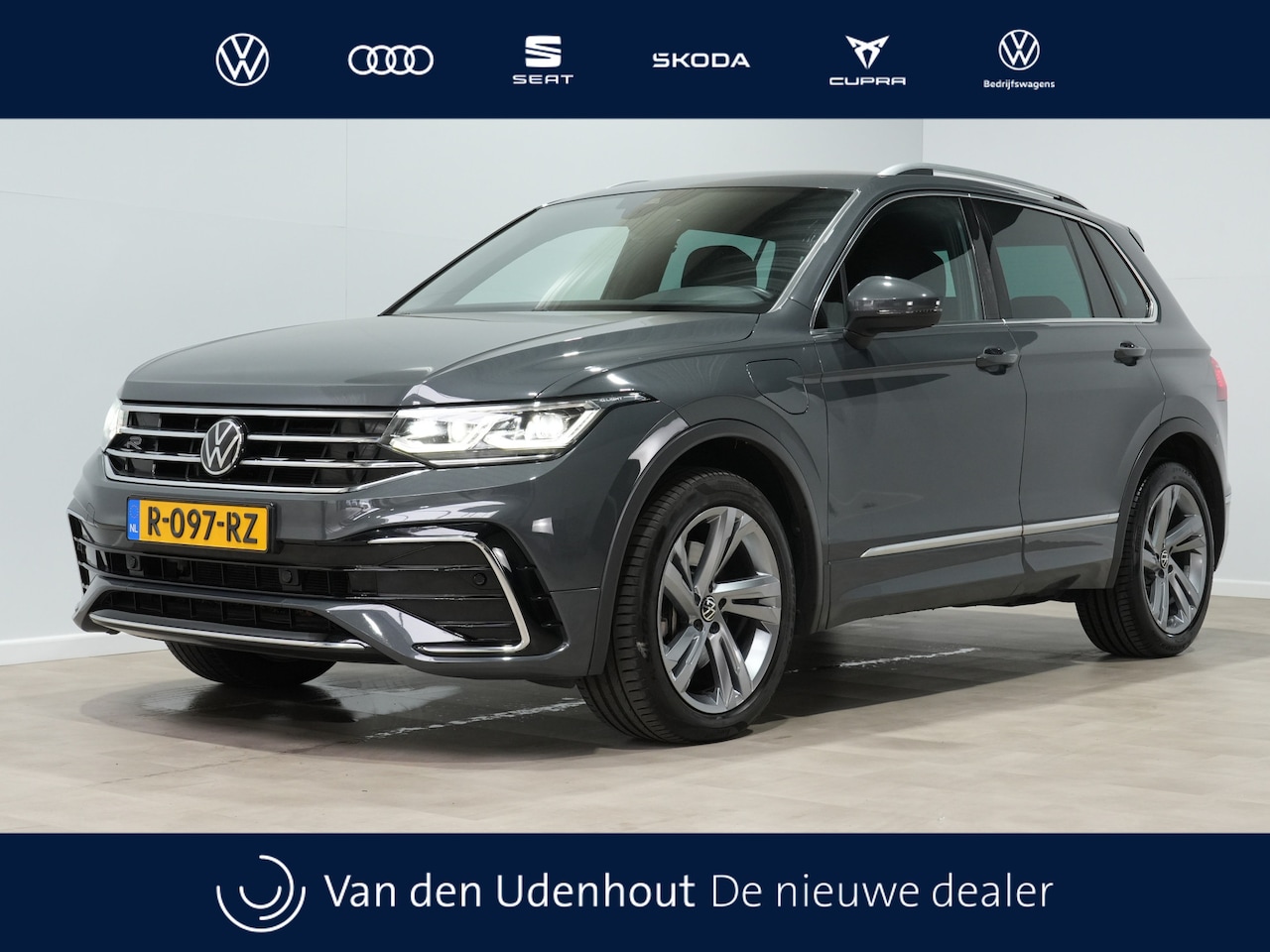 Volkswagen Tiguan - 1.4 TSI eHybrid R-Line Business+ Camera trekhaak elektr. klep 52 - AutoWereld.nl