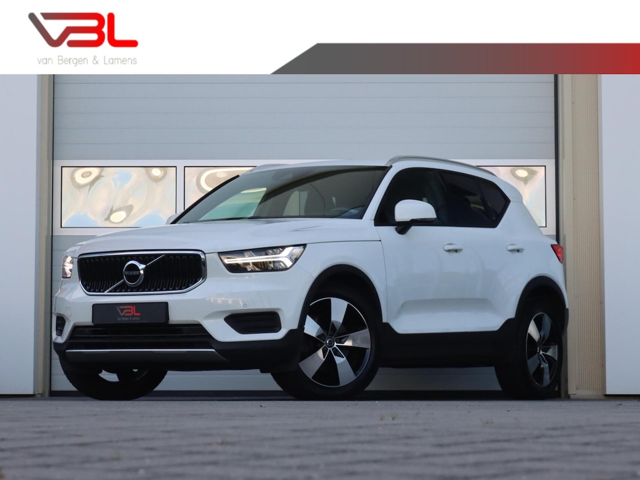 Volvo XC40 - 2.0 T4 Momentum Pro 2.0 T4 190PK Momentum Pro - AutoWereld.nl